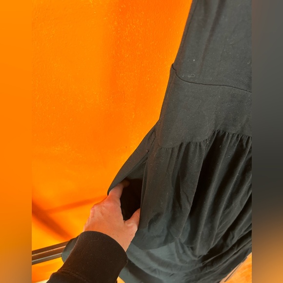 🖤 Black Long Sleeve Maxi Dress | Flowy Skirt | Minimalist Classic - Picture 4 of 8